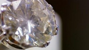 Image for How to tell diamonds from fakes