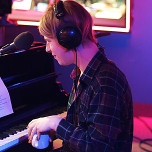 Roar (Radio 1 Live Lounge, 11 Feb 2014)