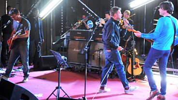 Blur perform live for 6 Music