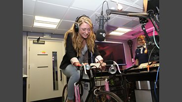 Laura Trott on the DJ Bike!