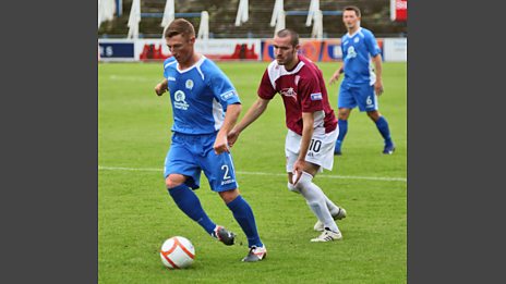 Cluicheadairean bho Rangers agus Queen of the South