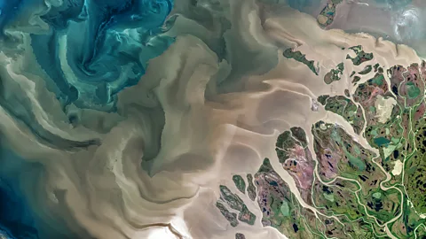 How satellites see the Earth transform