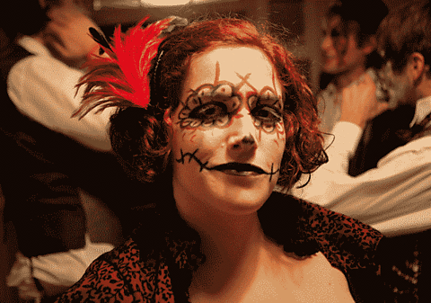 Ruthie Carlise gets ready for a party in London