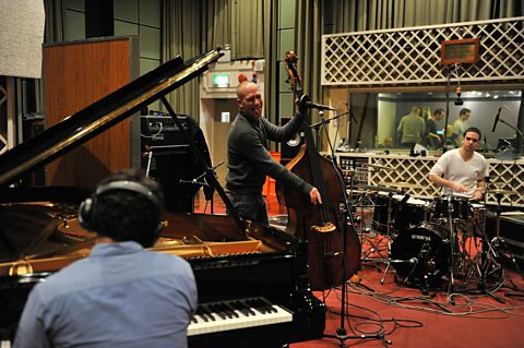 Avishai Cohen In Session