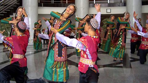 Folk dancing at the Rukhabat District Department of Culture
