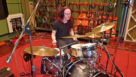 Cherry Lee Mewis in session