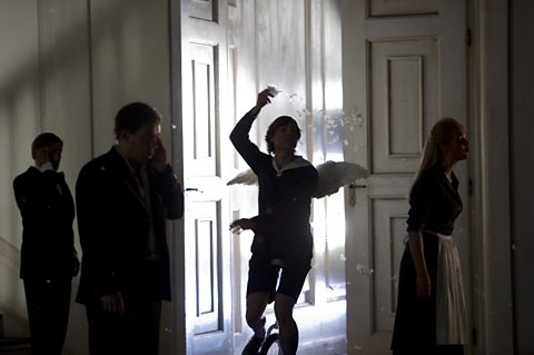 Keenlyside (Il Conte Almaviva), Schrott (Figaro), Kirsch (Cherubim), Petersen (Susanna)