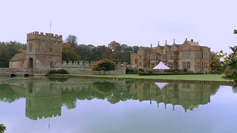Photo: Broughton Castle