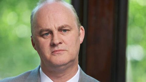 Stephen Fisher (Tim McInnerny)