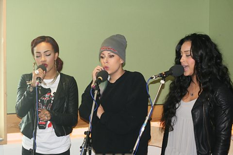 Stooshe live in session