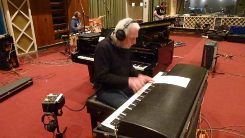 Dani Wilde in session