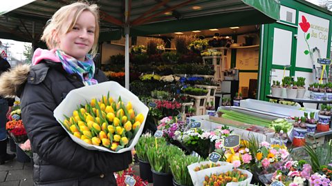 Photo: Ike at a Dutch flower stall