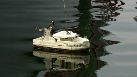 Topic Today - Toy boats! Star model yachts! - horror as they disappear!  