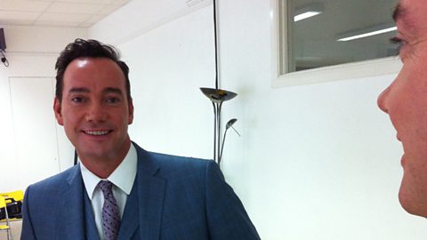 Craig smiling into the mirror