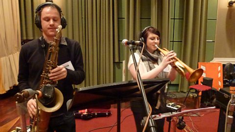 Dani Wilde in session