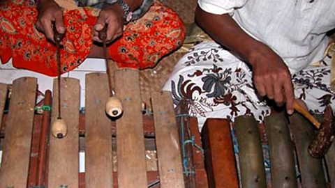 This instrument used in the cremation segment, consists of bronze and bamboo keys