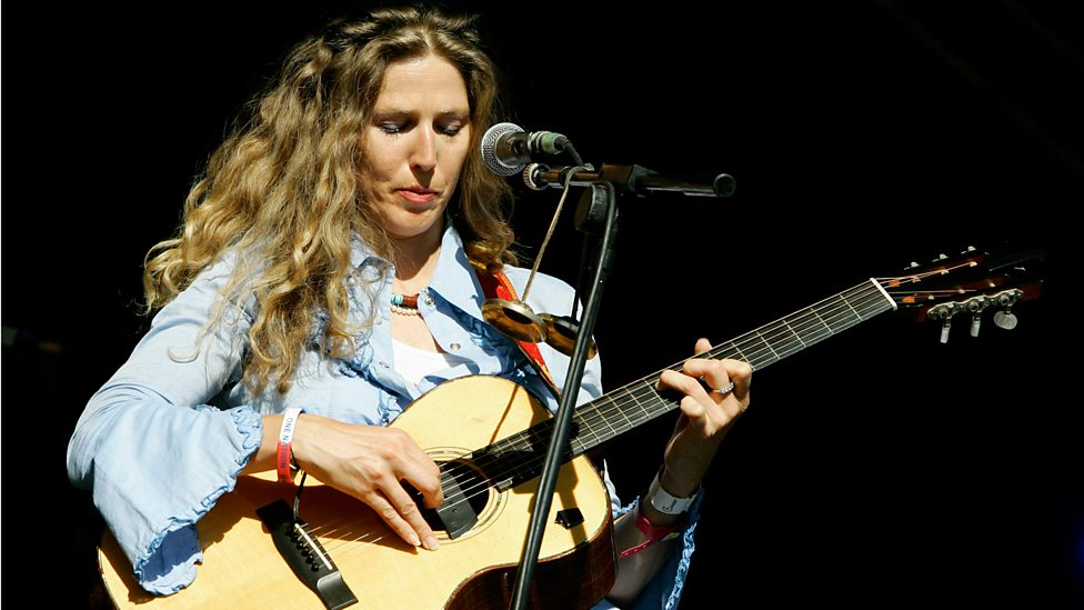 BBC - Music - Sophie B. Hawkins