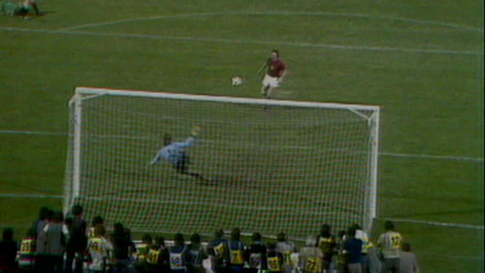 euro-2016-countdown-antonin-panenka-s-penalty-from-1976-bbc-sport