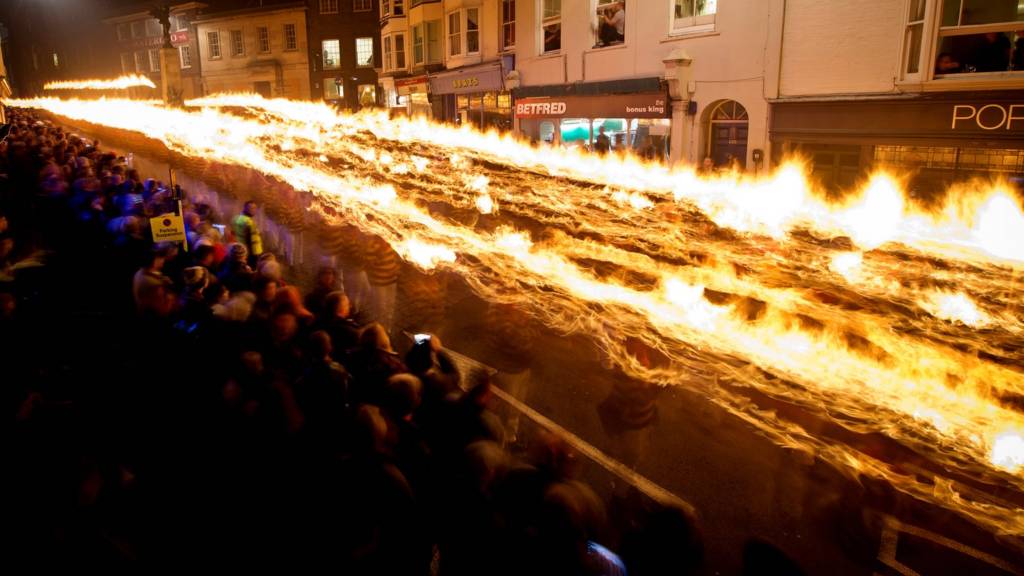 As it happened Lewes Bonfire celebrations BBC News