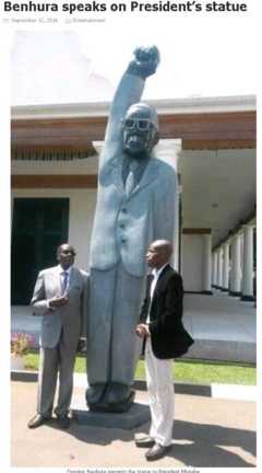 Screen grab showing sculpture of Robert Mugabe