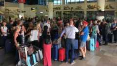 La perspective d'une intervention militaire fait fuir les touristes