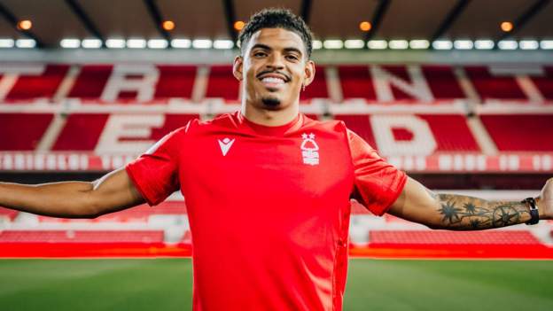 Morgan Gibbs White Nottingham Forest Sign Wolves Midfielder For Club