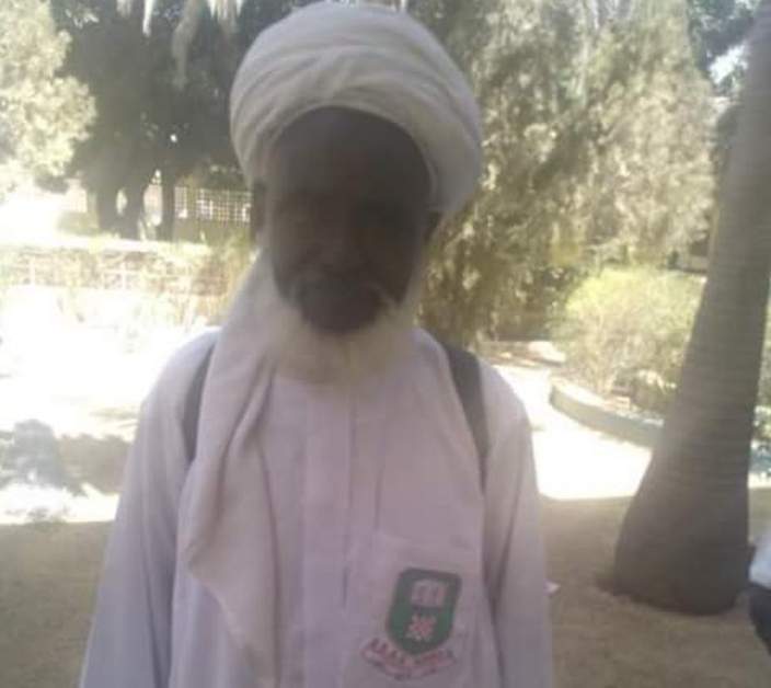 Mohammud Modibbo outside class
