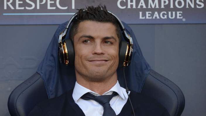 Cristiano Ronaldo wearing headphones