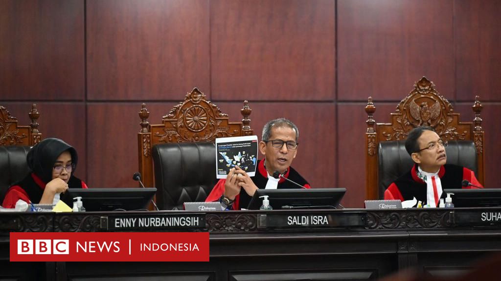 Mk Revisi Uu Mahkamah Konstitusi Pembalasan Untuk Tiga Hakim Yang