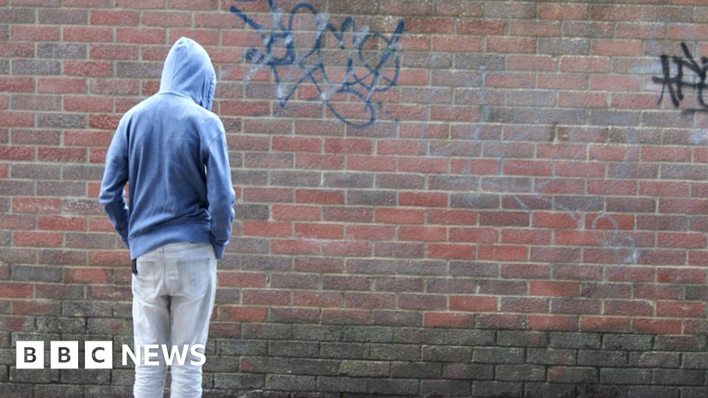 Swindon Youth Justice Service A Credit To The Town Bbc News