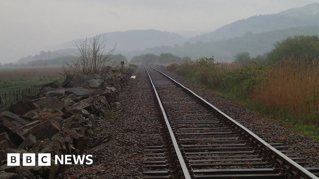 Shrewsbury To Aberystwyth 60mph Train Almost Hit Rail Worker BBC News