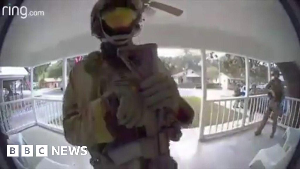 SWAT Team Searches Florida Neighbourhood For Serial Killer BBC News