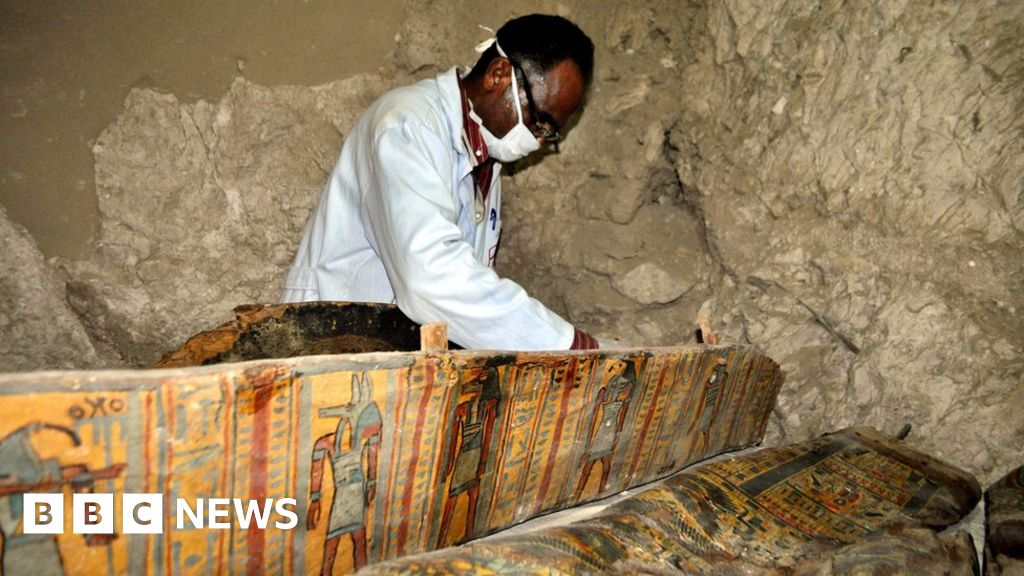 Eight Egyptian Mummies Discovered In Tomb Near Luxor Bbc News