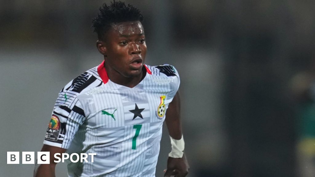 Abdul Fatawu Issahaku Teenage Ghana Winger Joins Sporting Lisbon Bbc