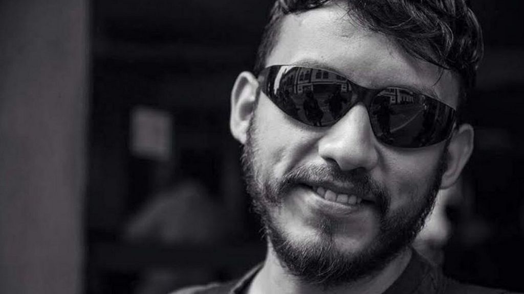 Mexican photojournalist Ruben Espinosa found dead - BBC News