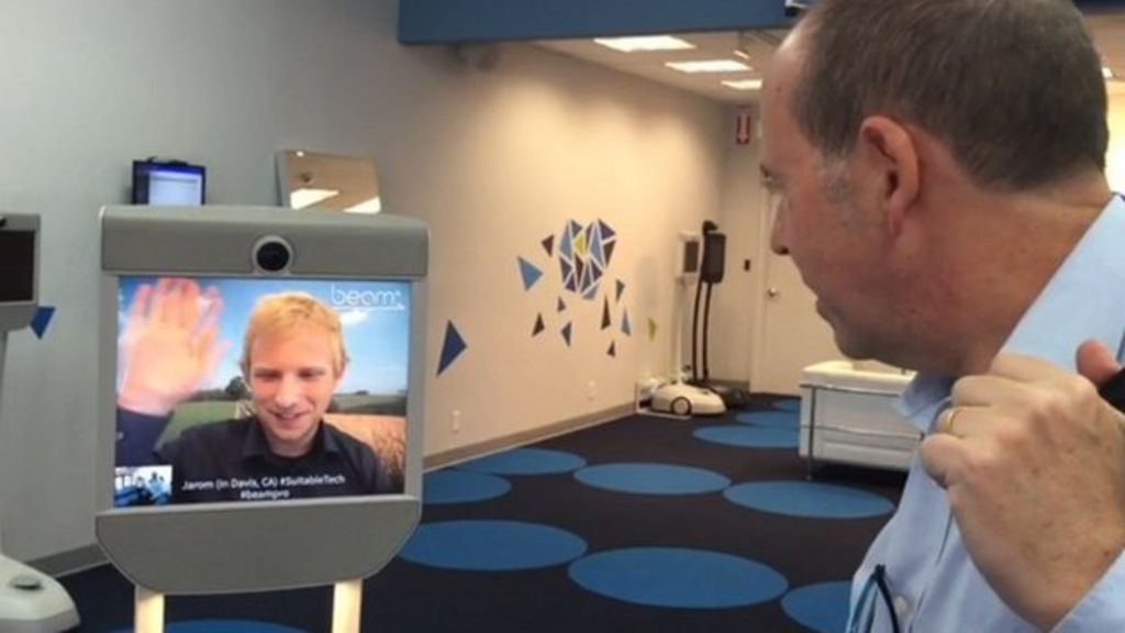 VIDEO: Robots sell robots in Silicon Valley