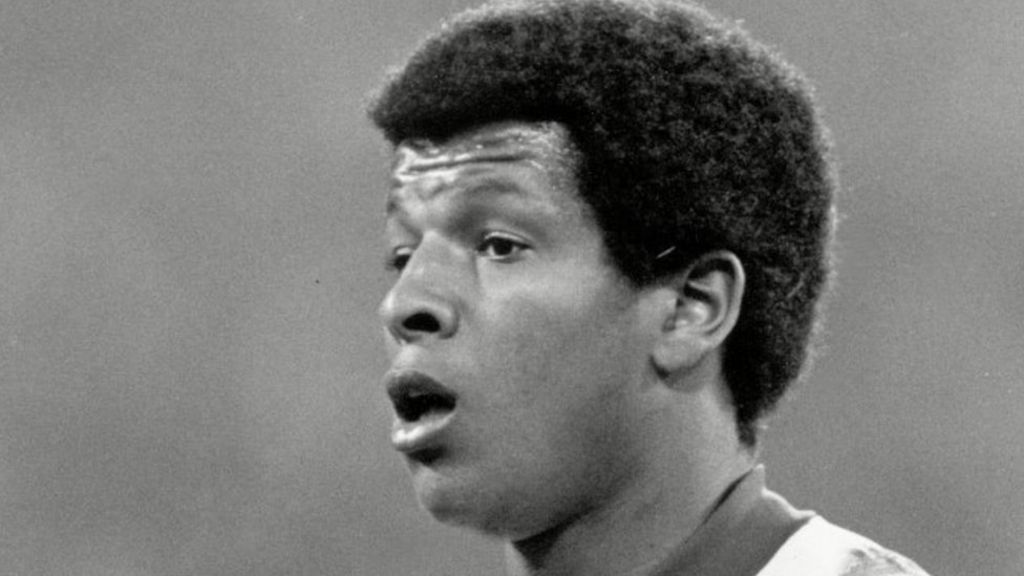 ExLiverpool player Howard Gayle turns down MBE BBC News