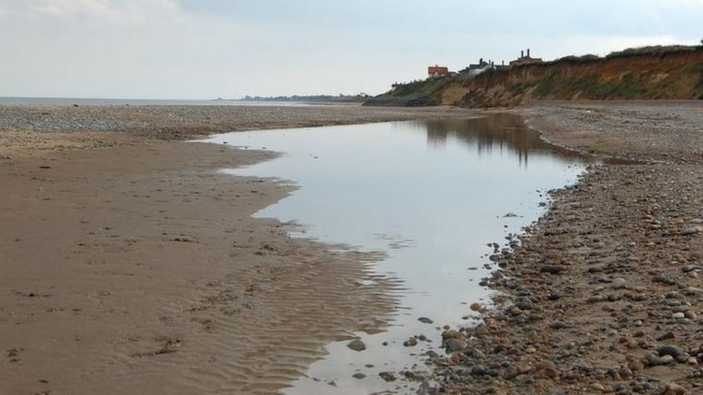 Thorpeness cliff collapse kills man