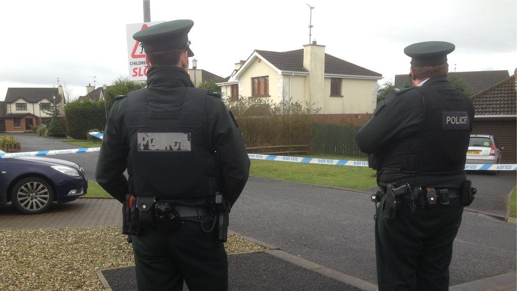Londonderry: Device found outside police officer's home