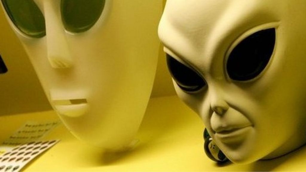 VIDEO: Hawking backs huge search for aliens