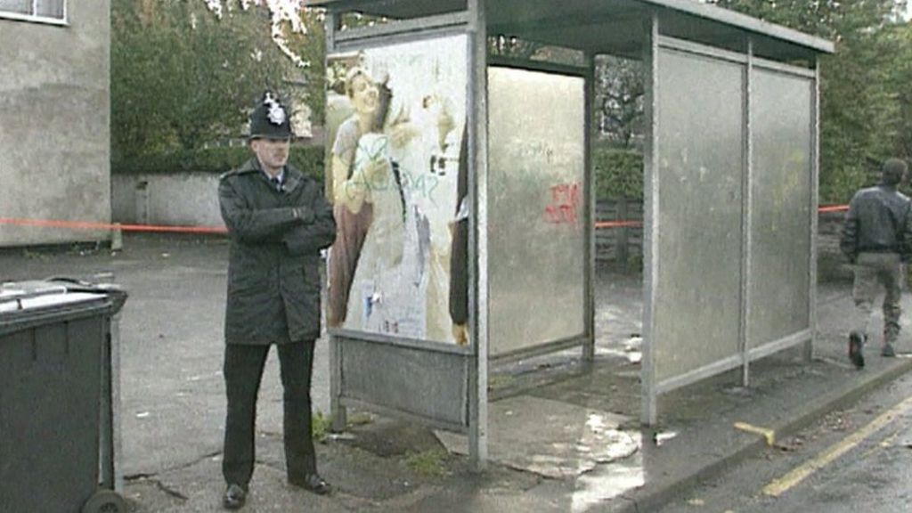 Man charged with 1992 Nottingham bus stop rape and abduction - BBC News