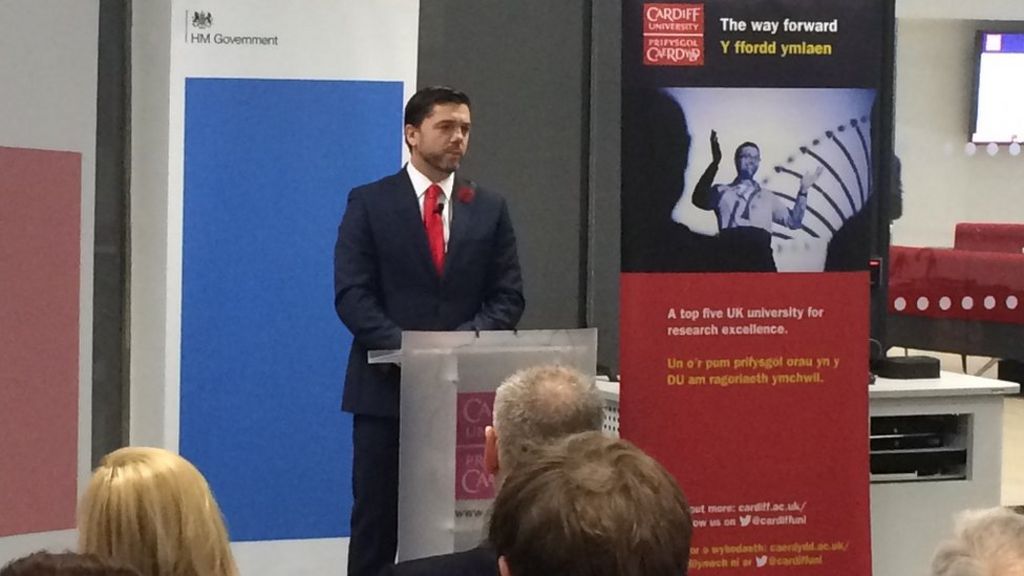 M4 and rail upgrade progress criticised by Crabb