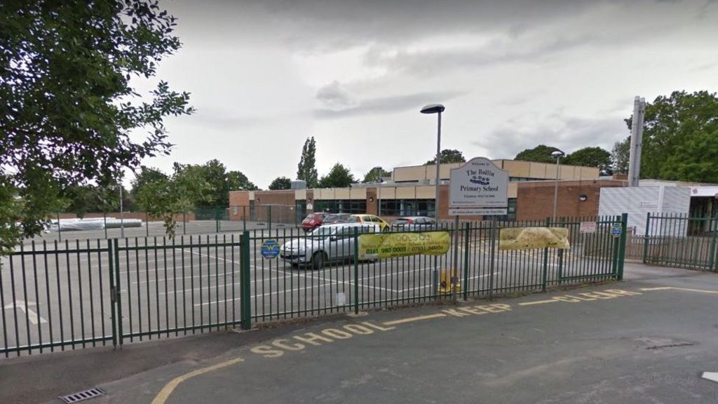 Bollin Primary School shuts with immediate effect in teaching row