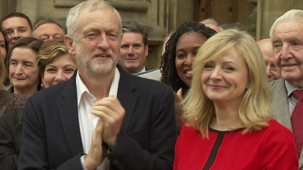 Ex-actress Tracy Brabin sworn in as MP