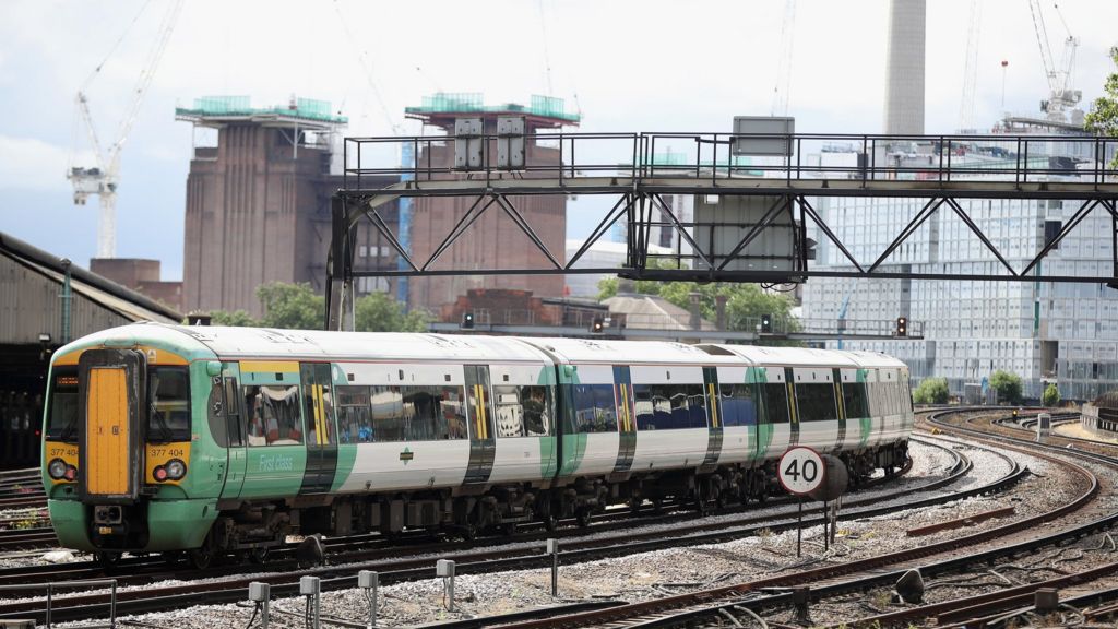 Southern rail and RMT fail to reach dispute deal