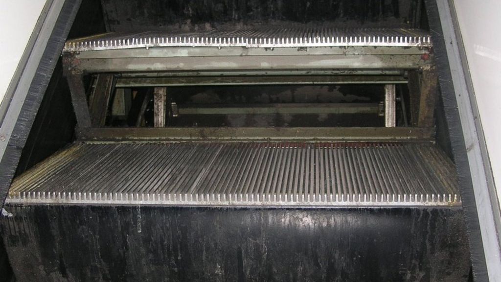 Fine after escalator rips off man's toe