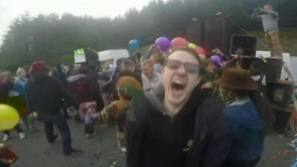 Llanddewi Brefi illegal rave attracts 2,000 revellers BBC News
