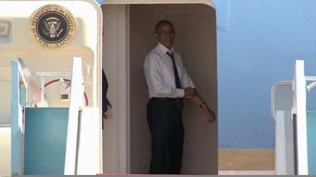 Bill Clinton keeps Barack Obama grounded