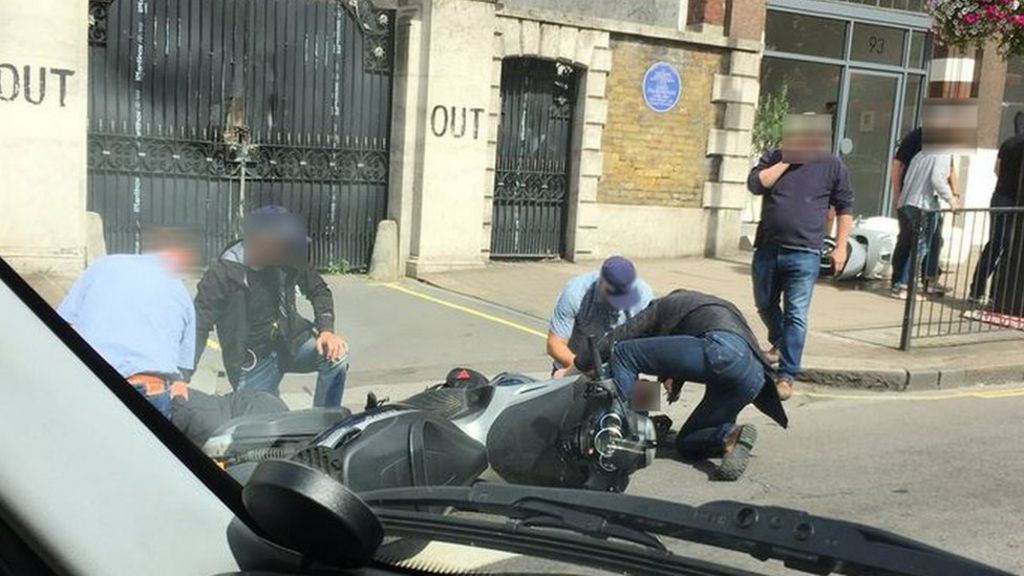 Piccadilly armed gang foiled by Met Flying Squad