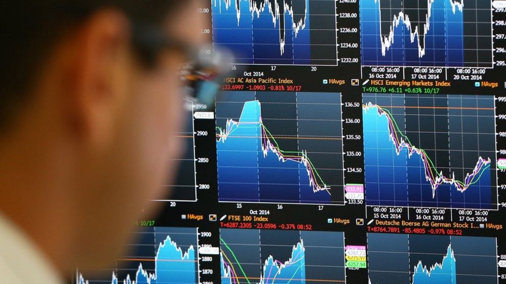 FTSE 100 lifted by bank shares